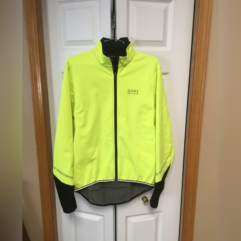 Men’s Windstopper bike jacket.